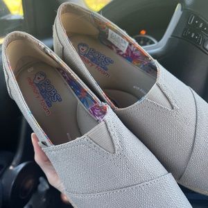 Womens bobs peace and love